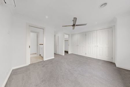 Spacious Family Sized Home in heart of Strathmore - Photo 4