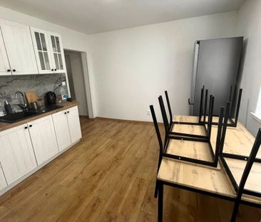 2 - izb. byt na prenájom v Humennom – kompletne zariadený, 550 € vráta - Photo 1