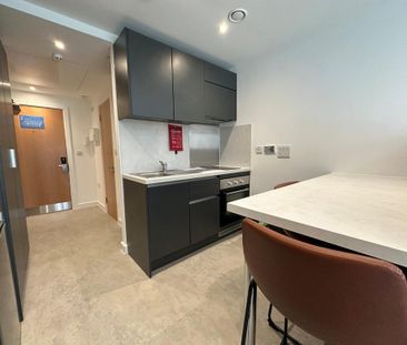 Studio to rent - Photo 1