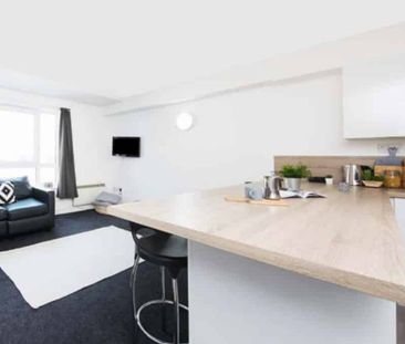 Extra Large Standard Double Ensuite - Photo 1