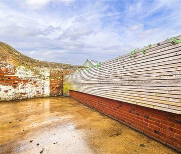 1 bed Flat for rent - Photo 5