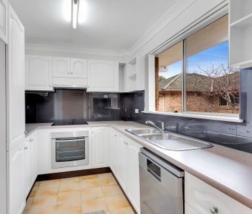 Ultra Convenience | Light Filled Interiors - Photo 1