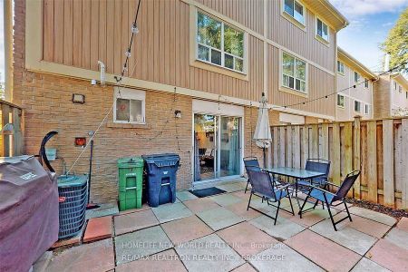 For Lease - 66 Stonehill Court, Toronto, Ontario - Photo 5