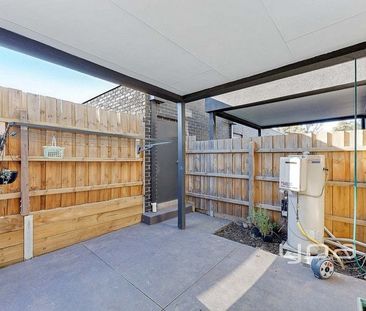 Perfect Location! - Photo 1