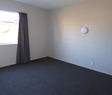 2 BEDROOM UNIT IN HANDY LOCATION - Photo 4