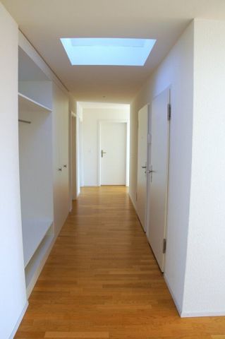 Charming 4.5-room attic apartment with view of Biel/Bienne - Foto 2