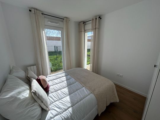 T3 meublé neuf avec parking, cellier et jardin - FOURAS - Photo 1