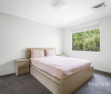 Sunlit living & Modern Elegance - Photo 4