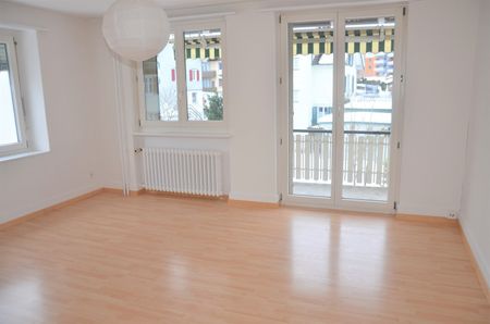 "4-Zimmer-Wohnung an zentraler Lage mit Balkon" - Photo 3