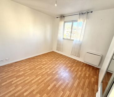 À louer, Hyères, centre ville, terrasse - Photo 1