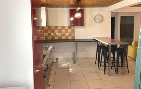 T3 MEUBLÉ - SAINT JOSEPH RDC JARDIN - Photo 2