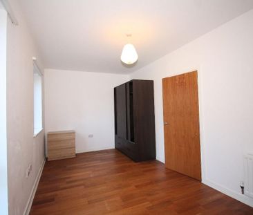 4 bedroom terraced house to rent - Photo 6