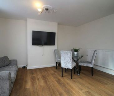 St Georges Close, Sheffield, S3 - Photo 2