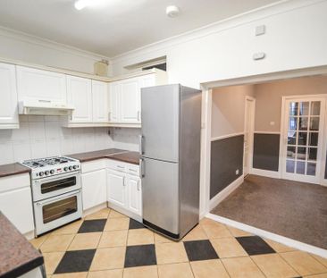 3 bedroom semi-detached house to rent - Photo 6