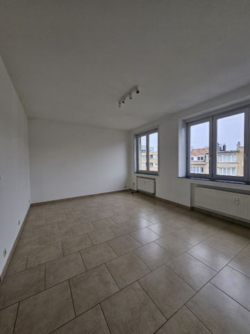 Ruim appartement in Laeken - Photo 2