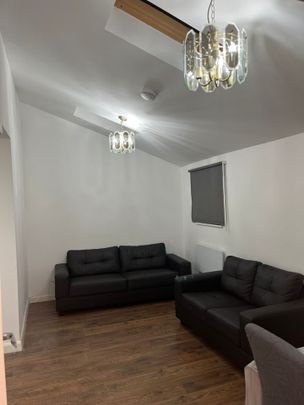 1 Bed Flat, Walpole Road, SW19 - Photo 1