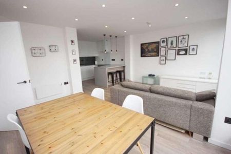 City Gate, Blantyre Street, M15 - Photo 3