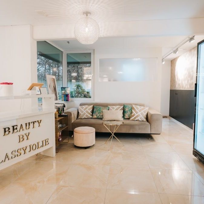 EXQUISITE SCHÖNHEIS-SALON MIT DIVERSEN ANGEBOTEN - Photo 1