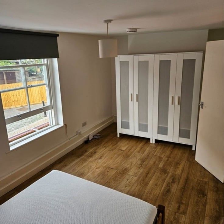 2 Bed Flat, Roehampton High Street, SW15 - Photo 1