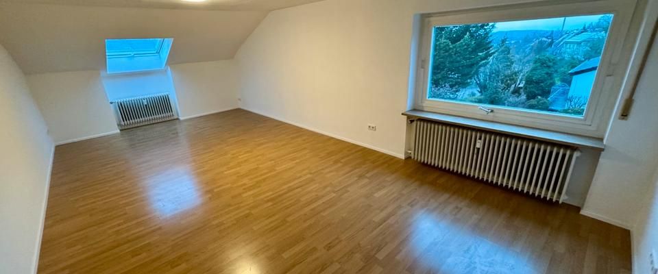 3-Zimmer-Dachgeschosswohnung mit Einbauküche Ansbach-Eyb 890€ - Photo 1