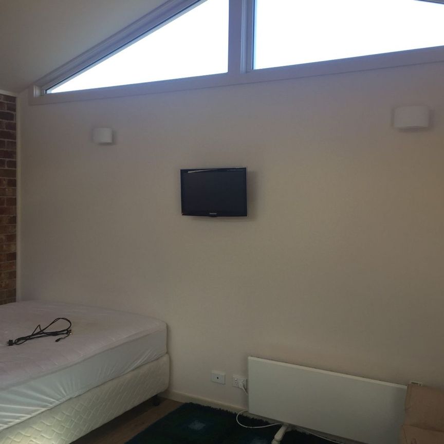 FULLY FURNISHED STUDIO - Photo 1