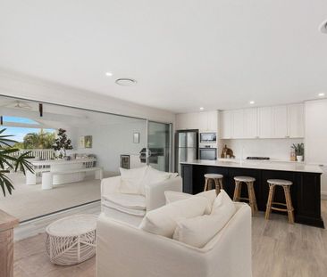 Morden Renovated House in Helensvale - Photo 6