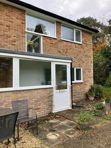 Furrows Pace, CR3, Property for rent - Photo 2