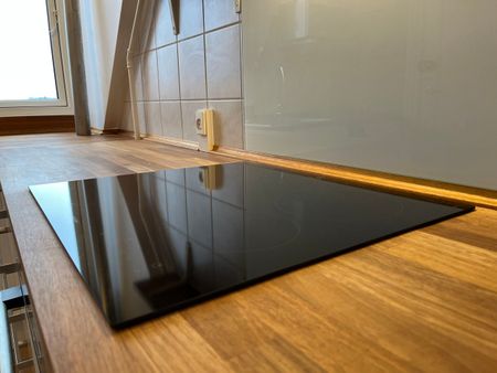 Møbleret og istandsat 2 værelses lejlighed med hyggelig altan øverst i ejendommen - Foto 5