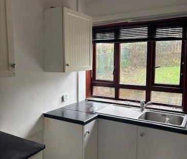 73 Mount Vernon Park Belfast, BT15 4BJ - Photo 4