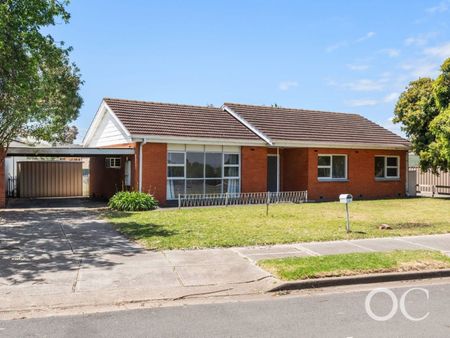 Open the Door To Easy Living in Lockleys - Photo 2