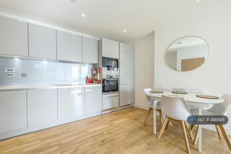 2 bedroom flat to rent - Photo 5