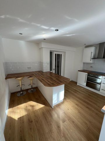 3 bedroom terraced house to rent - Photo 4