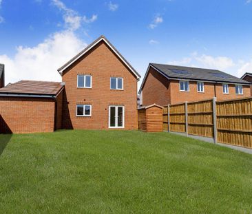 4 bedroom semi-detached house to rent - Photo 2