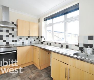 2 bedroom maisonette to rent - Photo 4