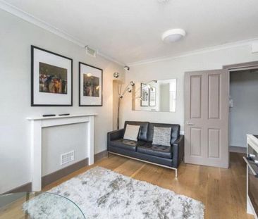 Cleveland Street, London - Photo 5