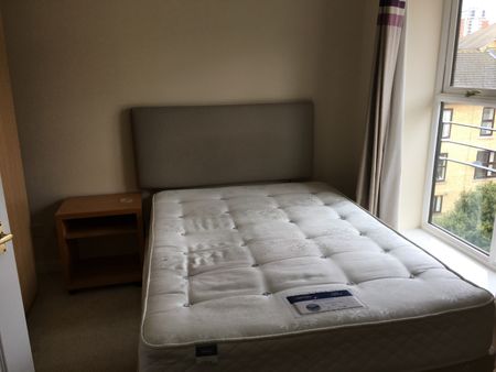 2 Bed Flat, Conrad House, E16 - Photo 3