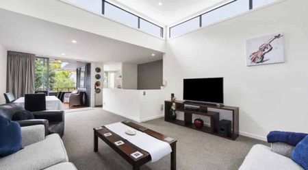 Stunning 3 Level Home - Photo 5