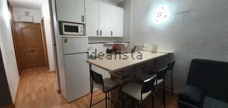 Alquiler de estudio en Avenida de los Manantiales - Photo 3