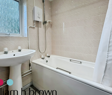 Hawthorn Avenue - Photo 5