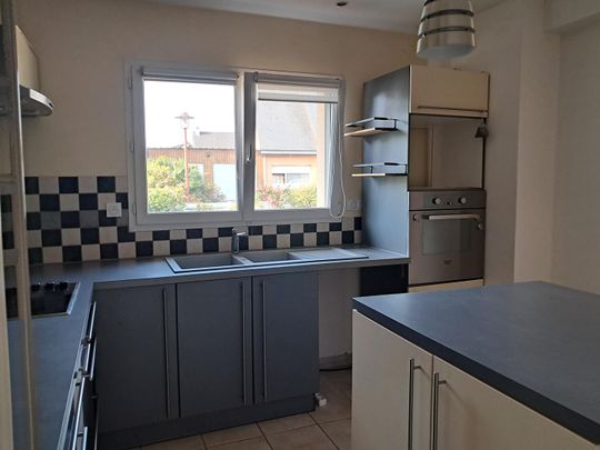 Location Maison 7 pièces 145m² SENS DE BRETAGNE 35490 - Photo 1