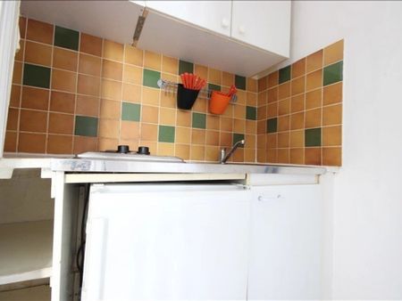 Location Appartement 2 pièces 23 m2 à Paris 18 - Photo 3