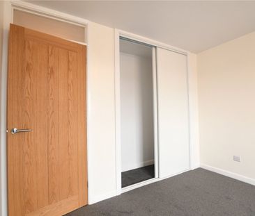 2 Bed Flat To Rent - Photo 4