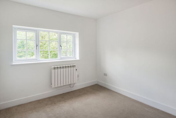 4 Wey Hill, Haslemere - 2 bedrooms Property for lettings - Seymours - Photo 1