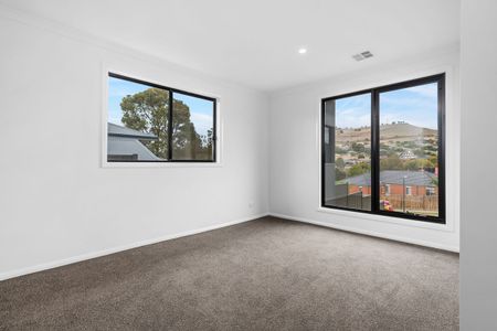 Luxury Living - Photo 4