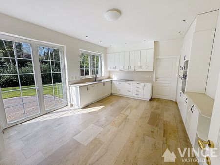 Prachtige villa in een rustige straat, omringd door groen - Photo 5
