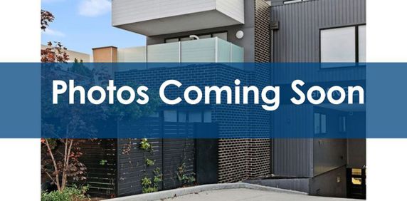 Modern and low-maintenance living in the heart of Ormond - Photo 2