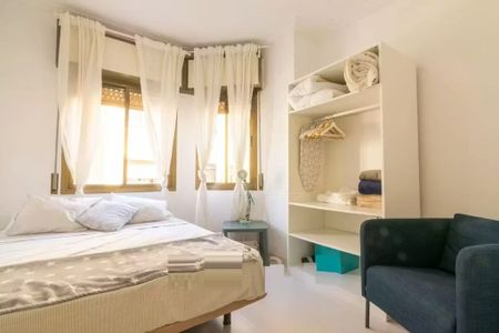 Carrer de Castelao, L'Hospitalet de Llobregat, Catalonia 08902 - Photo 4