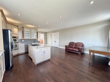 For Lease - 17669 Warden Avenue Unit# Coach House, East Gwillimbury, Ontario - Photo 5