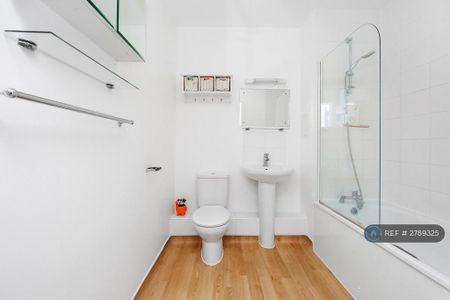 1 bedroom flat to rent - Photo 4