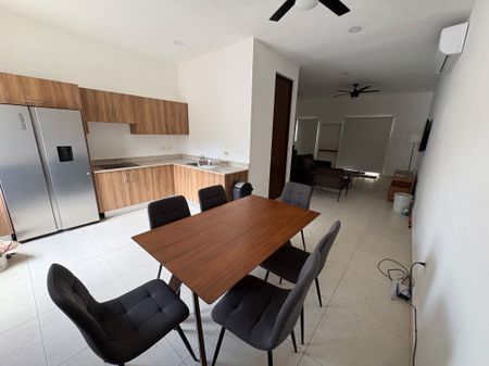 Departamento de 2 pisos, amueblado, en Temozón, con amenidades. - Foto 2